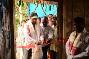কঠালগুৰিত নতুন বিদ্যালয়ৰ দ্বাৰ মুকলি কৰে আয়ুক্ত দেৱাশীষ শৰ্মাই