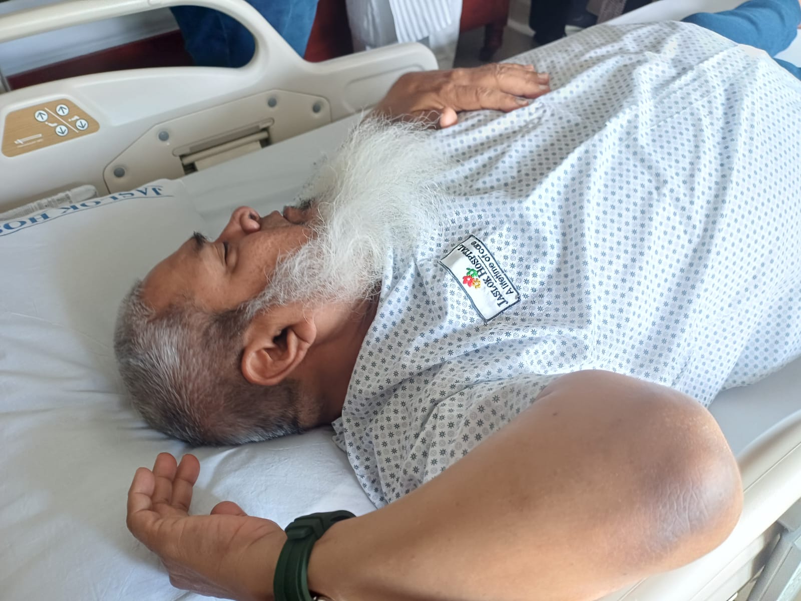 মৌলানা বদৰুদ্দিন আজমল অসুস্থ মুম্বাইৰ জচলুক চিকিৎসালয়ত ভৰ্তি