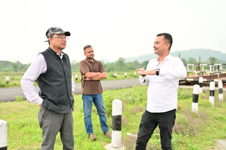 জিলা আয়ুক্তৰ নিৰ্দেশত চলিছে ব্ৰহ্মপুত্ৰৰ ব্যাপক খহনীয়া প্ৰতিৰোধৰ ব্যৱস্থা