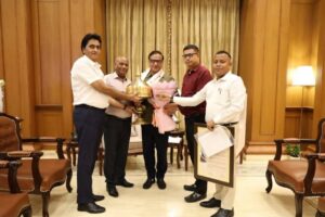 সদৌ অসম বাতৰি কাকত সন্থাৰ প্রতিনিধি দলে মুখ্যমন্ত্ৰী শৰ্মাক সাক্ষাৎ