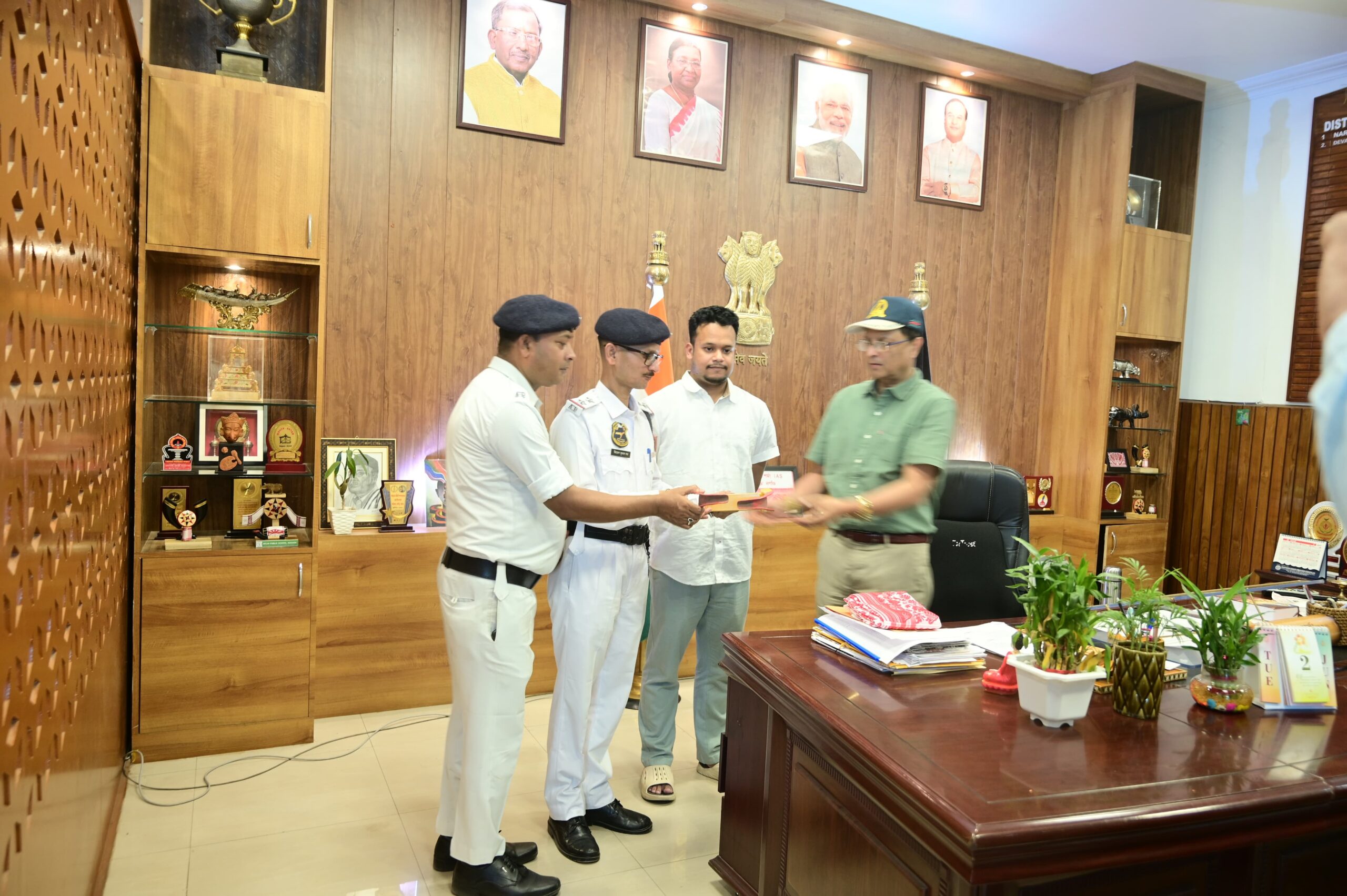 ভুল পাৰ্কিং কৰিলে লাগিব তলা নগাঁও জিলা প্ৰশাসনৰ নতুন পদক্ষেপ