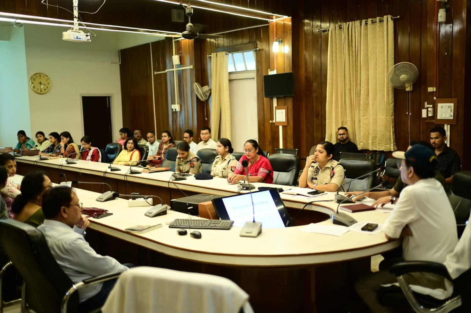 মহিলাৰ বিৰুদ্ধে অপৰাধ ৰোধৰ বাবে নগাঁও জিলা আয়ুক্তৰ তৎপৰতা