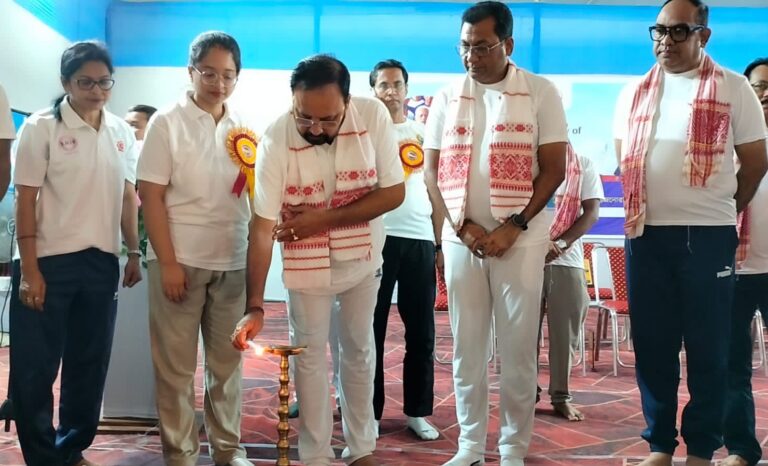 নগাঁৱৰ যোগ দিৱসত অংশ ল’লে মন্ত্ৰী কেশৱ মহন্ত, বিধায়ক ৰূপক শৰ্মাই