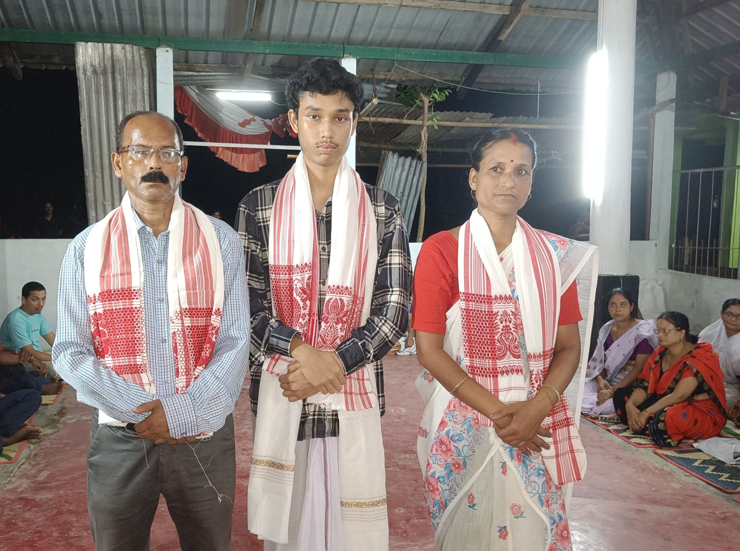 নীট পৰীক্ষাত সফলতা অৰ্জন কৰা আকাশ ৰঞ্জন দত্তক উষ্ণ সম্বৰ্ধনা