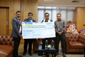 ইণ্ডিয়ান বেংকে মুখ্যমন্ত্ৰীৰ সাহাৰ্য্য পুঁজিলৈ ১.২০ কোটি টকাৰ সাহাৰ্য্য আগবঢ়ায়