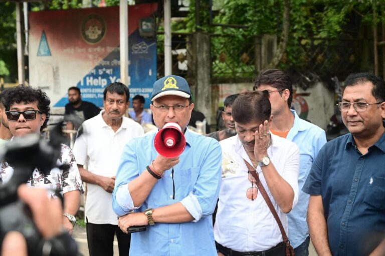 বানপীড়িতৰ সাহায্যৰ বাবে ওলাই আহিছে নগাঁও জিলাৰ ৰাইজ