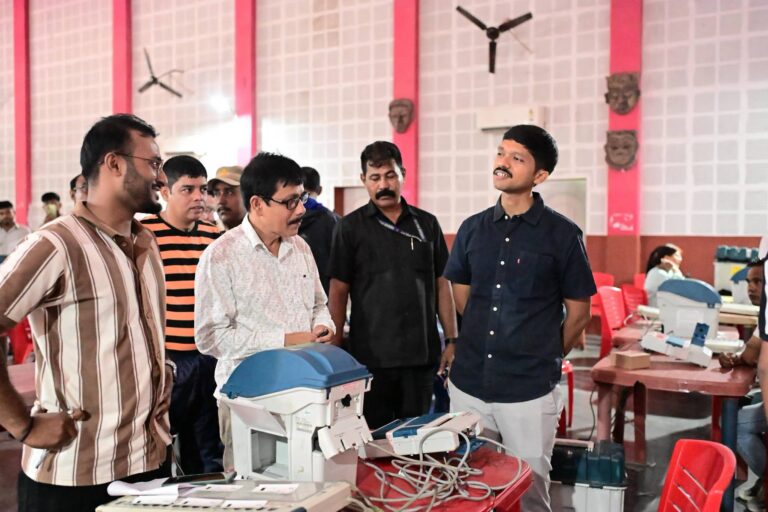 নগাঁৱত প্ৰিজাইডিং বিষয়াৰ বিশেষ ইভিএম প্ৰশিক্ষণত জিলা আয়ুক্ত